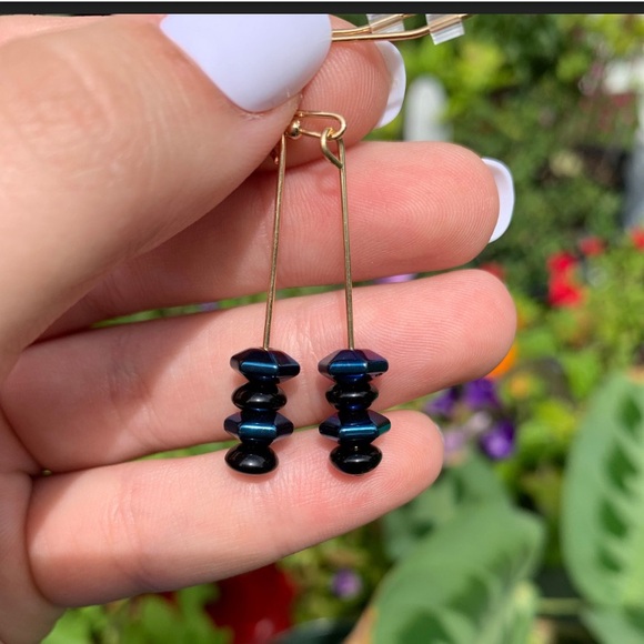 NWOT blue luster stone gold fish hook wire drop earrings. - Picture 2 of 3